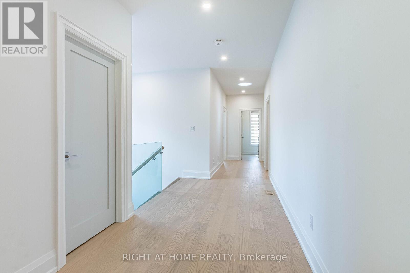 12 Thames Avenue, Toronto, Ontario  M8W 2N6 - Photo 25 - W13141934