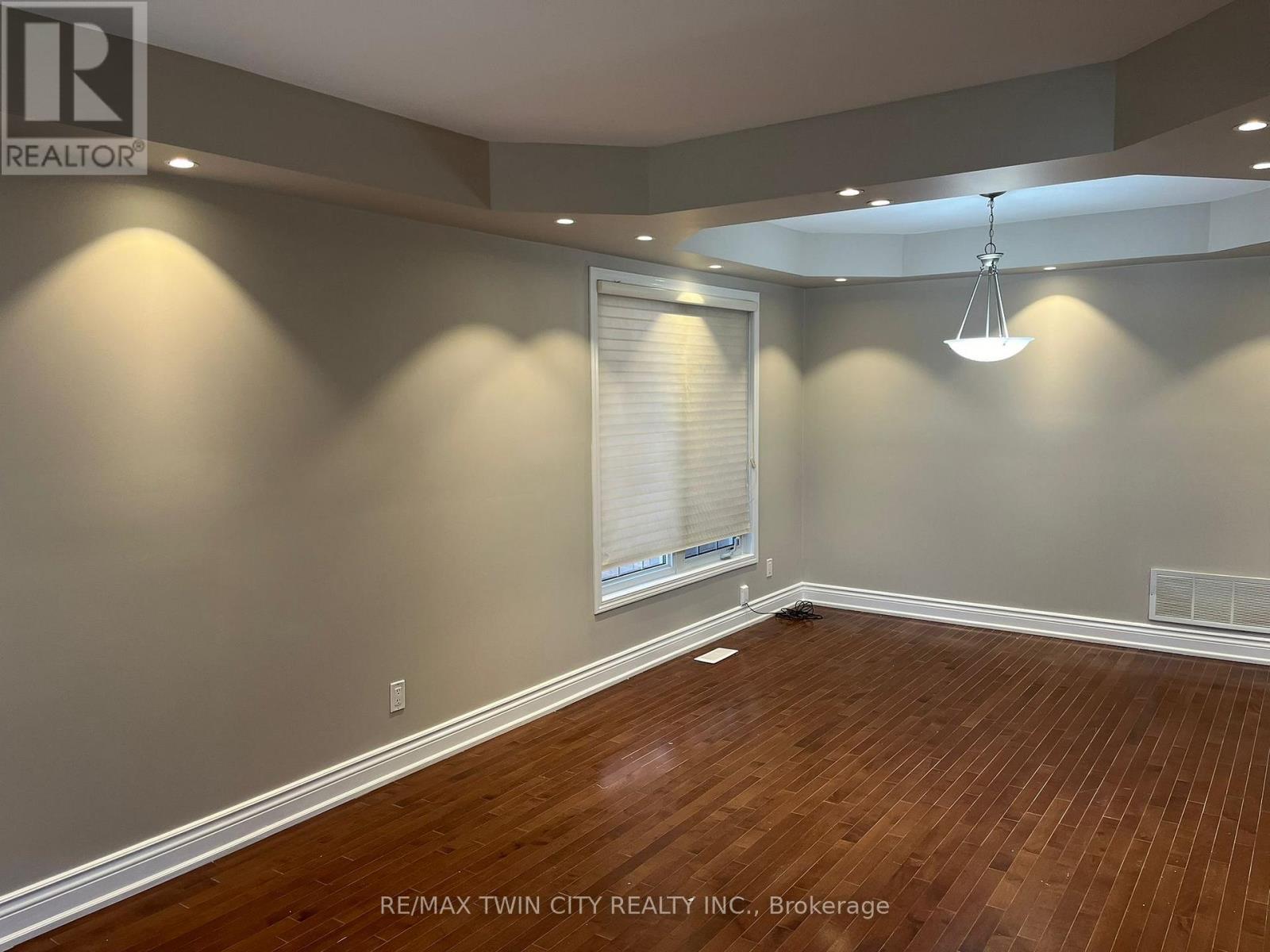 Main - 239 Mcdougall Crossing, Milton, Ontario  L9T 0P3 - Photo 10 - W13141936