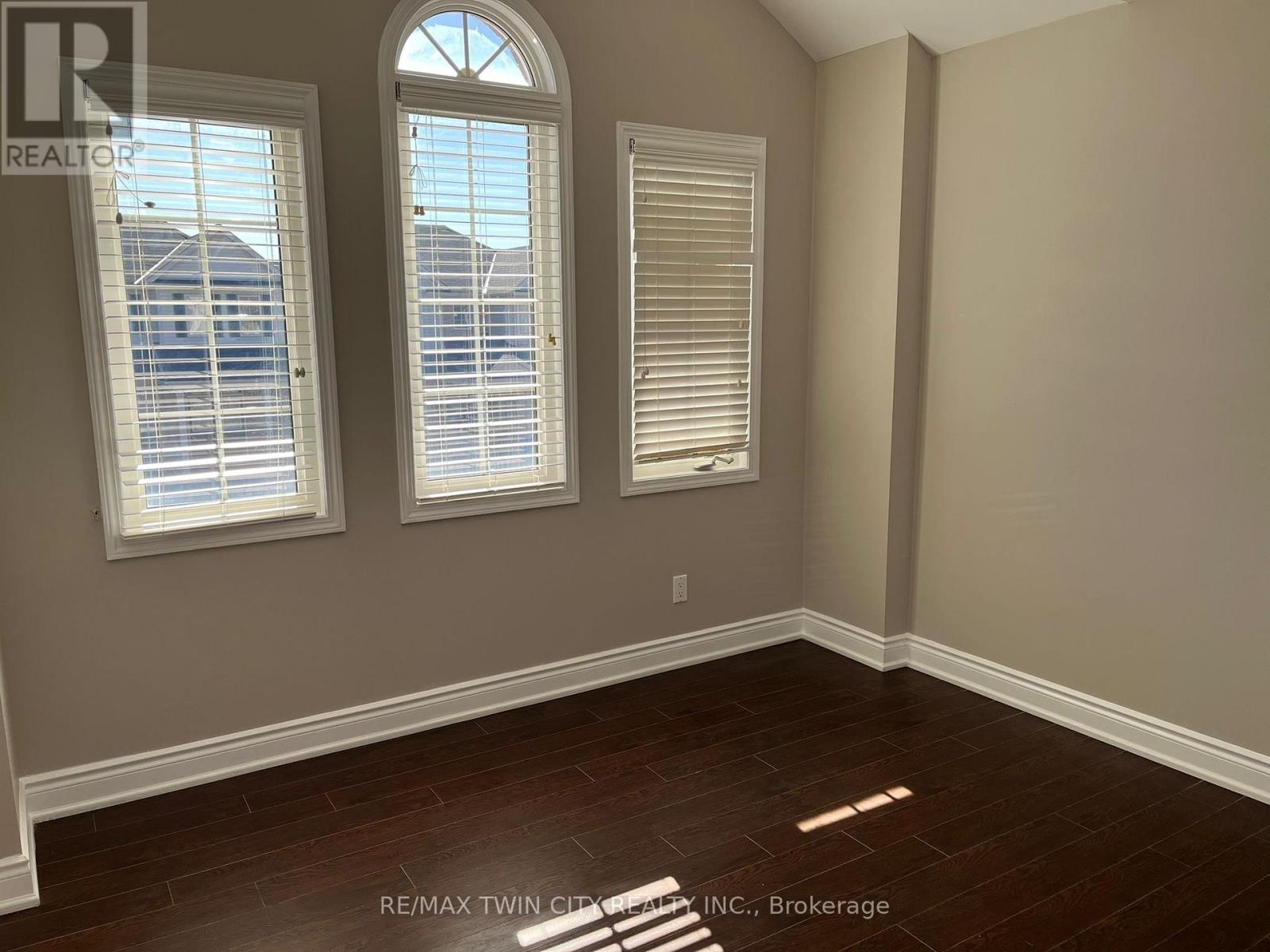Main - 239 Mcdougall Crossing, Milton, Ontario  L9T 0P3 - Photo 12 - W13141936