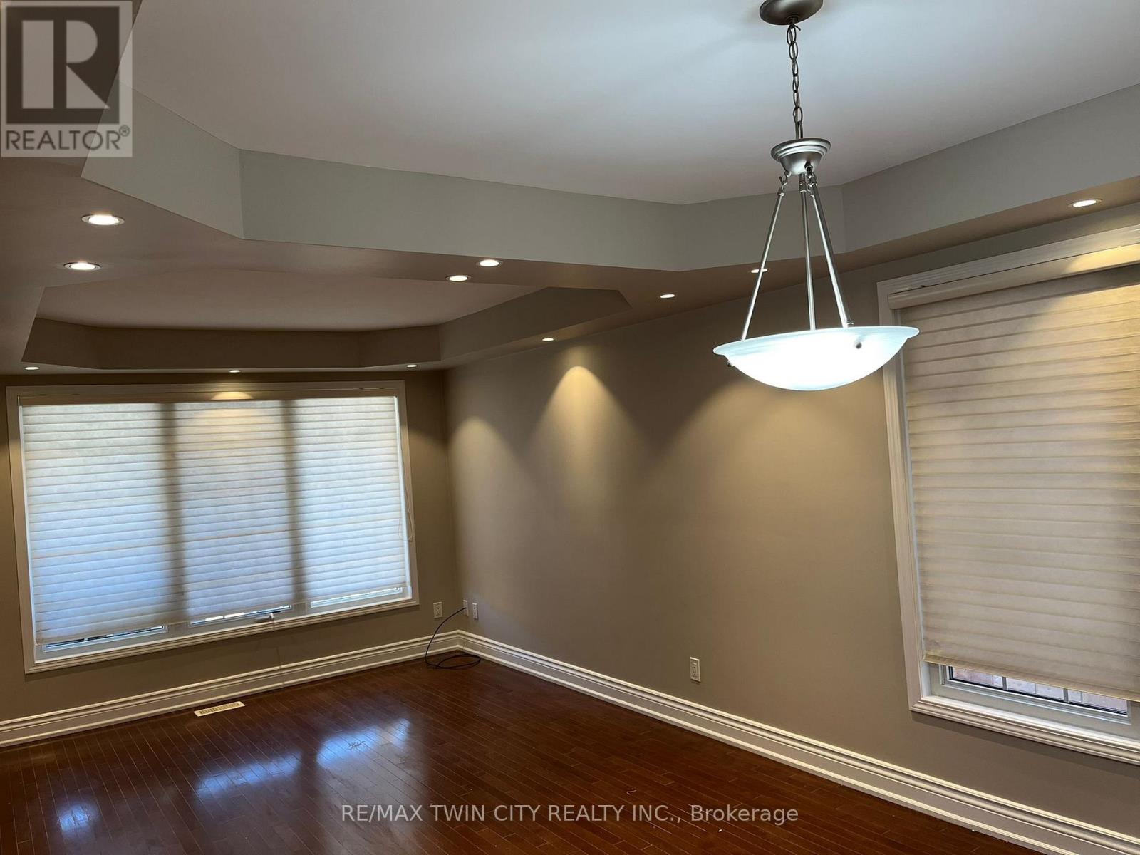 Main - 239 Mcdougall Crossing, Milton, Ontario  L9T 0P3 - Photo 2 - W13141936