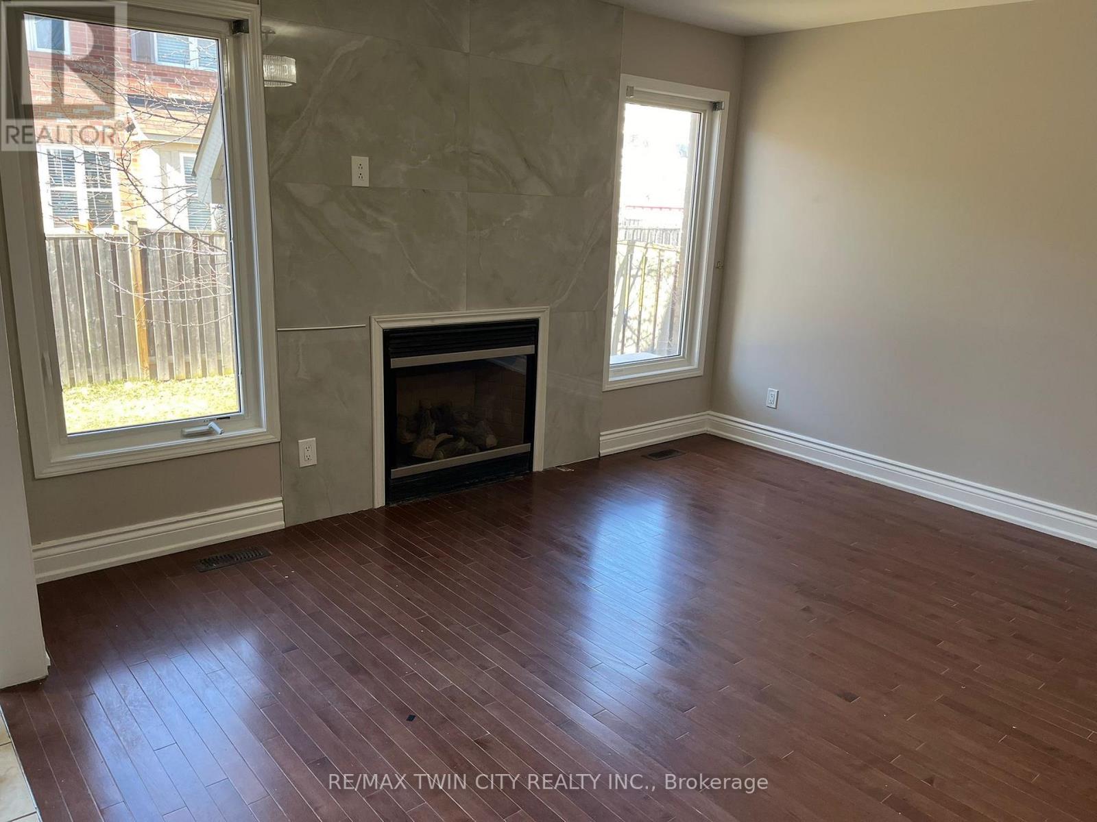 Main - 239 Mcdougall Crossing, Milton, Ontario  L9T 0P3 - Photo 3 - W13141936