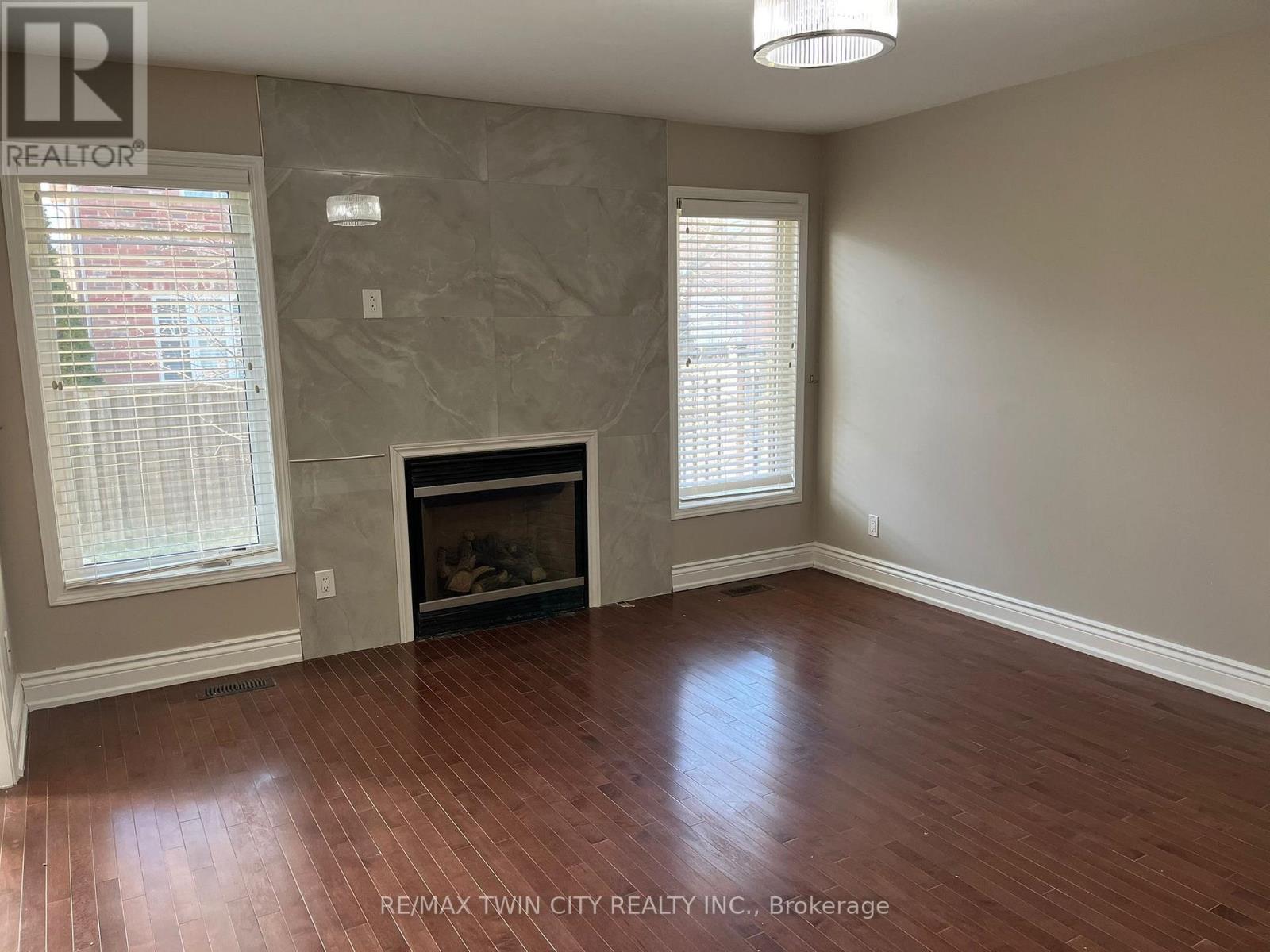 Main - 239 Mcdougall Crossing, Milton, Ontario  L9T 0P3 - Photo 4 - W13141936