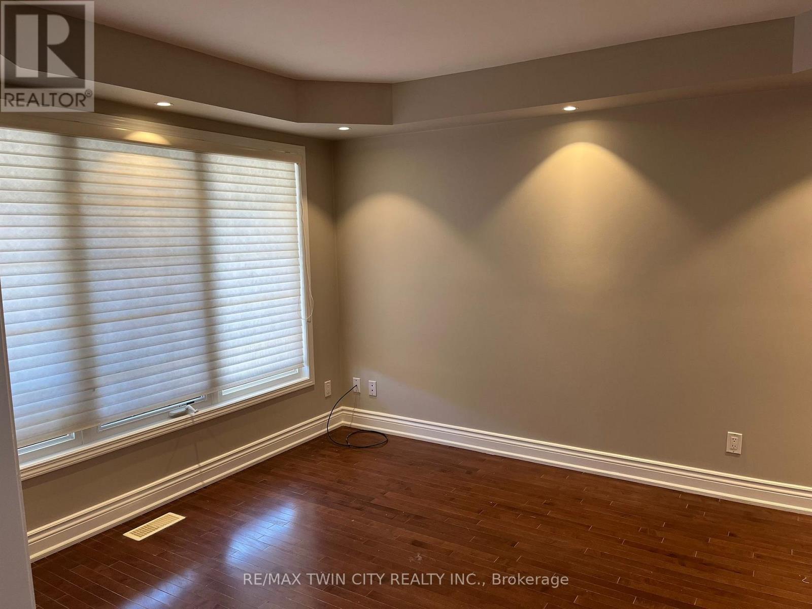 Main - 239 Mcdougall Crossing, Milton, Ontario  L9T 0P3 - Photo 5 - W13141936