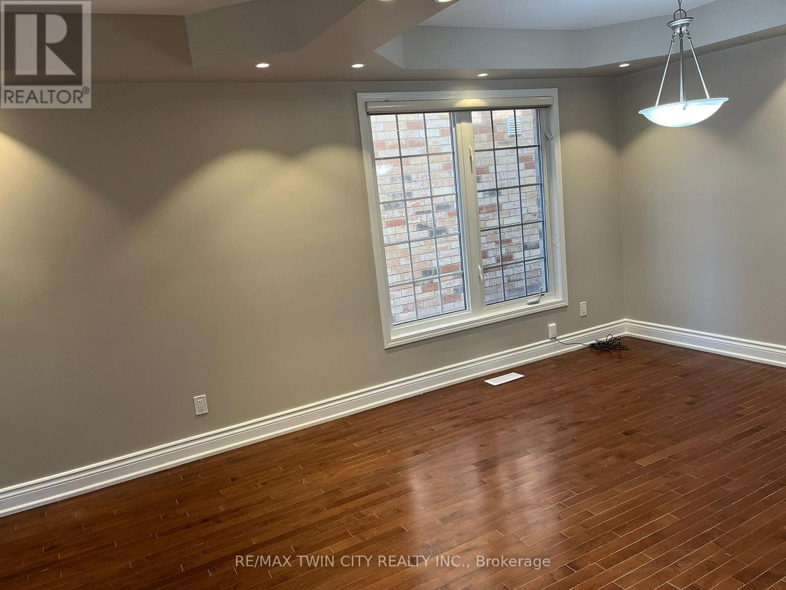 Main - 239 Mcdougall Crossing, Milton, Ontario  L9T 0P3 - Photo 6 - W13141936