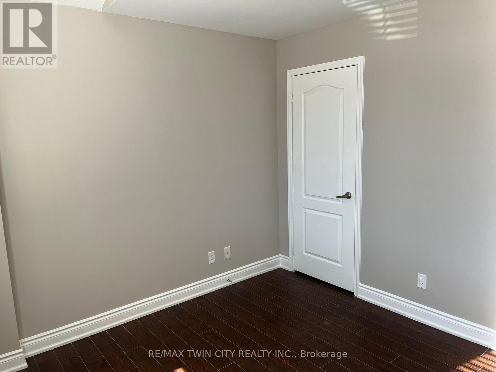 Main - 239 Mcdougall Crossing, Milton, Ontario  L9T 0P3 - Photo 7 - W13141936