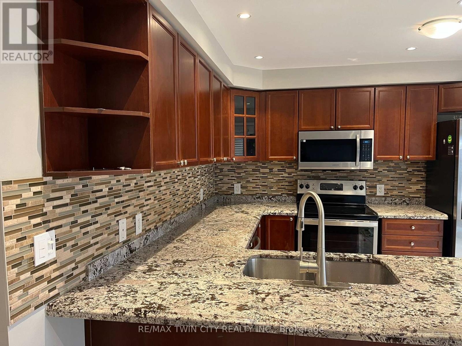 Main - 239 Mcdougall Crossing, Milton, Ontario  L9T 0P3 - Photo 8 - W13141936