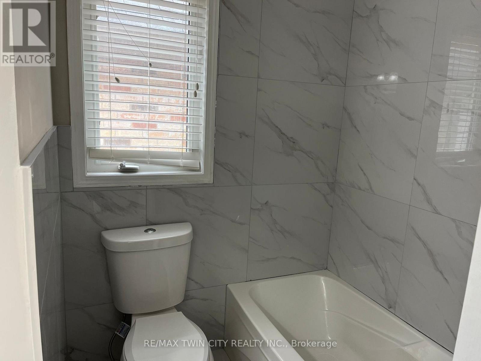 Main - 239 Mcdougall Crossing, Milton, Ontario  L9T 0P3 - Photo 9 - W13141936