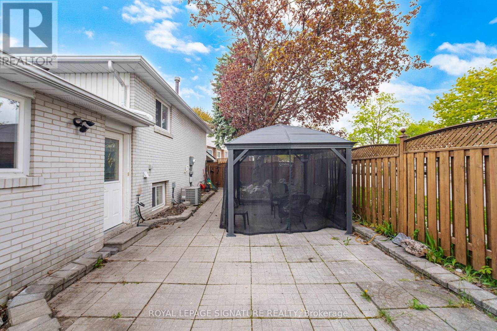 2 Lambton Court, Brampton, Ontario L6V 2A9 - Photo 40 - W13141946