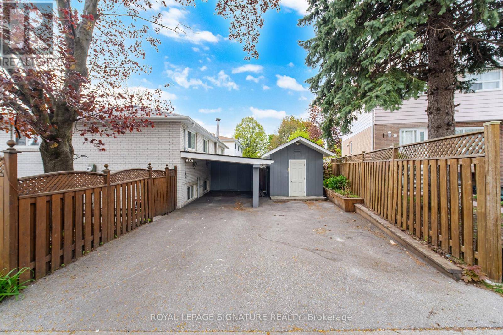 2 Lambton Court, Brampton, Ontario L6V 2A9 - Photo 6 - W13141946
