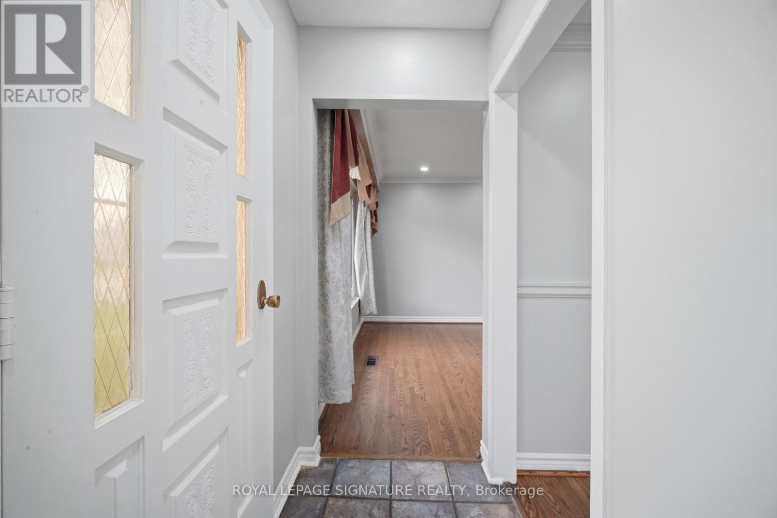 2 Lambton Court, Brampton, Ontario L6V 2A9 - Photo 8 - W13141946