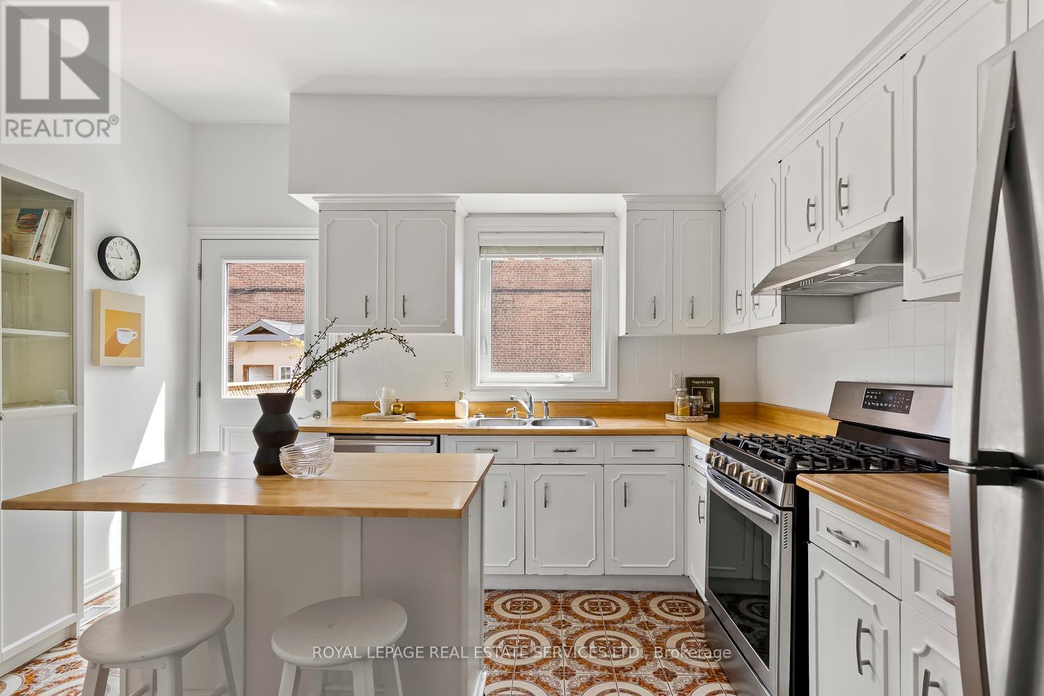 107 Westmoreland Avenue, Toronto, Ontario M6H 2Z8 - Photo 17 - W13142022