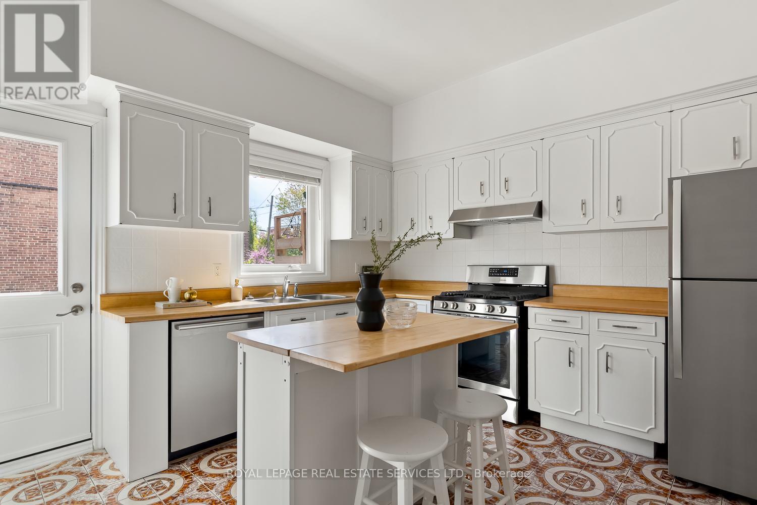 107 Westmoreland Avenue, Toronto, Ontario M6H 2Z8 - Photo 18 - W13142022