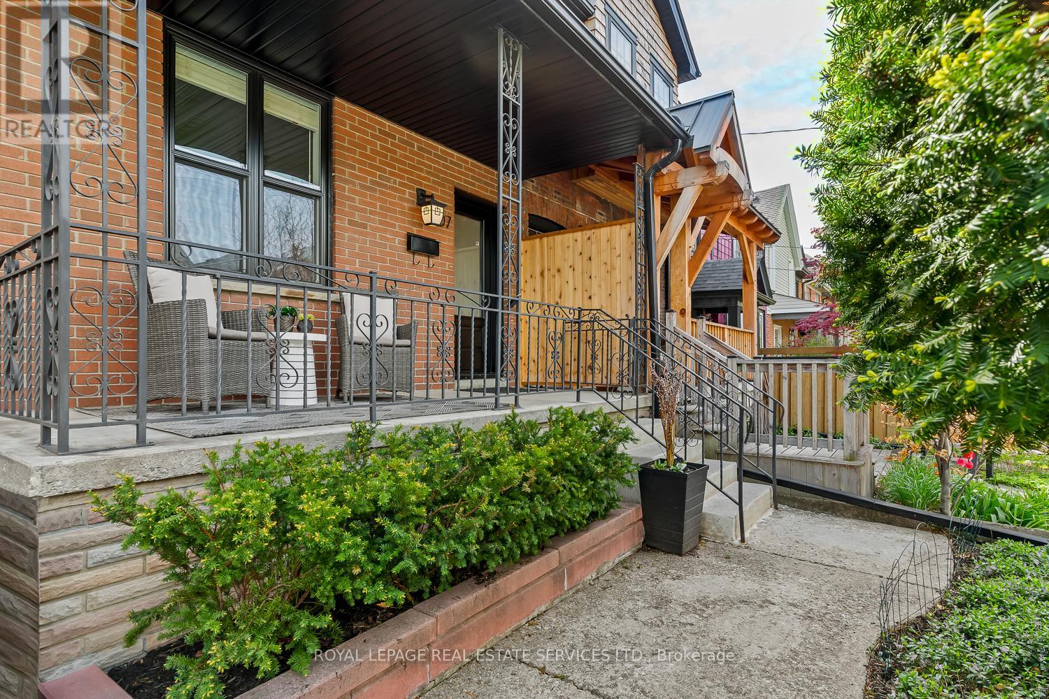 107 Westmoreland Avenue, Toronto, Ontario M6H 2Z8 - Photo 3 - W13142022