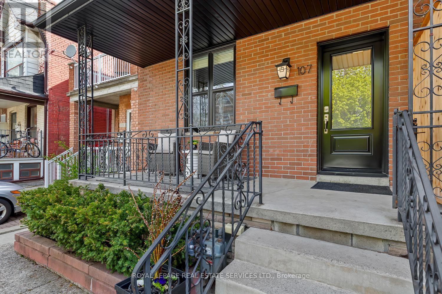 107 Westmoreland Avenue, Toronto, Ontario M6H 2Z8 - Photo 4 - W13142022