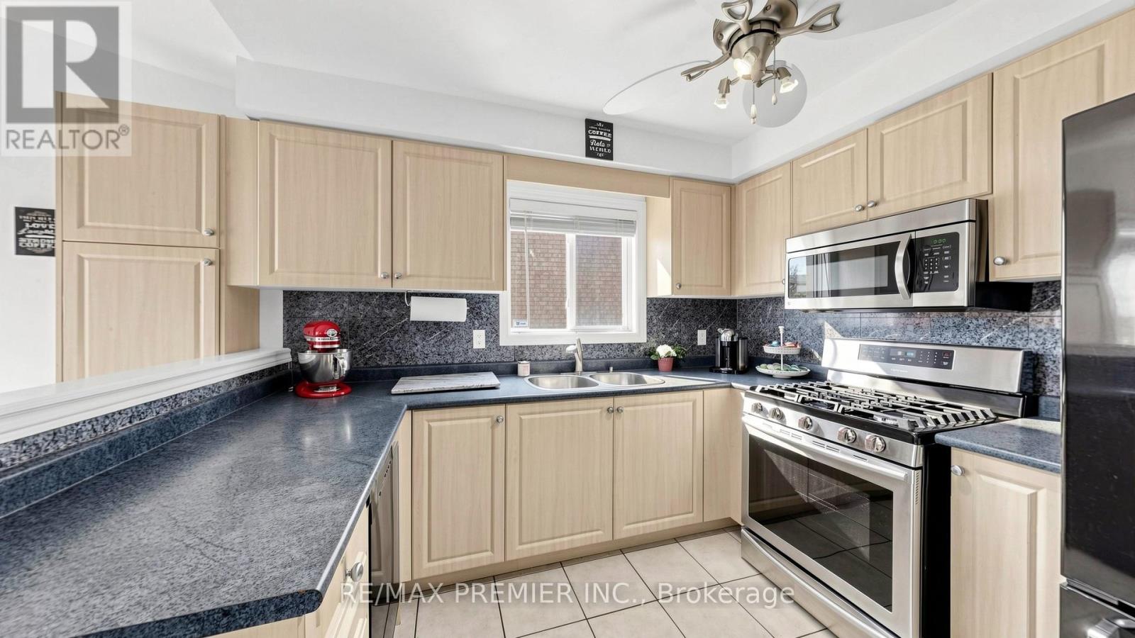 6 Terrastone Court, Caledon, Ontario L7E 2H1 - Photo 10 - W13142056