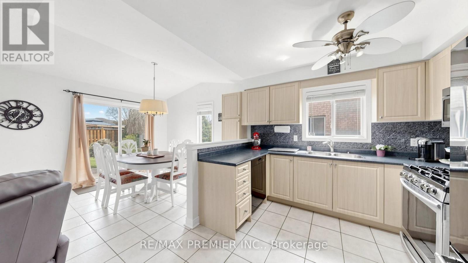 6 Terrastone Court, Caledon, Ontario L7E 2H1 - Photo 8 - W13142056