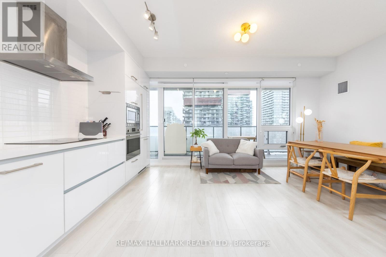2211 - 2221 Yonge Street, Toronto, Ontario  M4S 0B8 - Photo 10 - C12910754