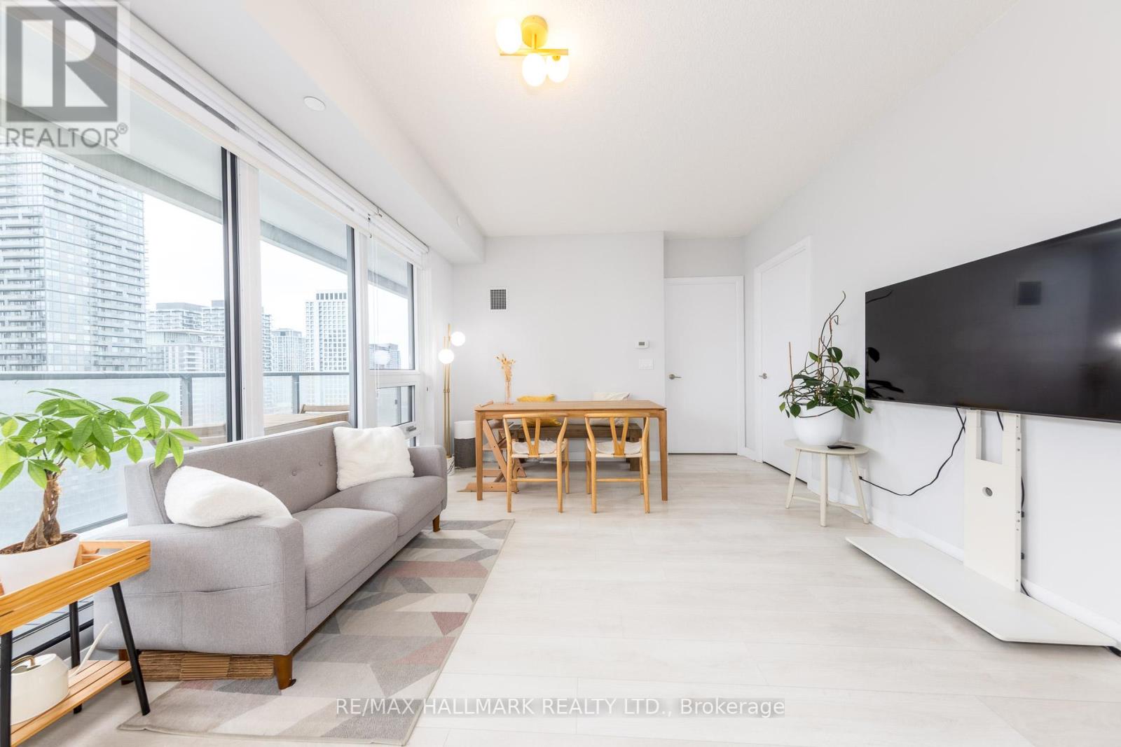 2211 - 2221 Yonge Street, Toronto, Ontario  M4S 0B8 - Photo 12 - C12910754
