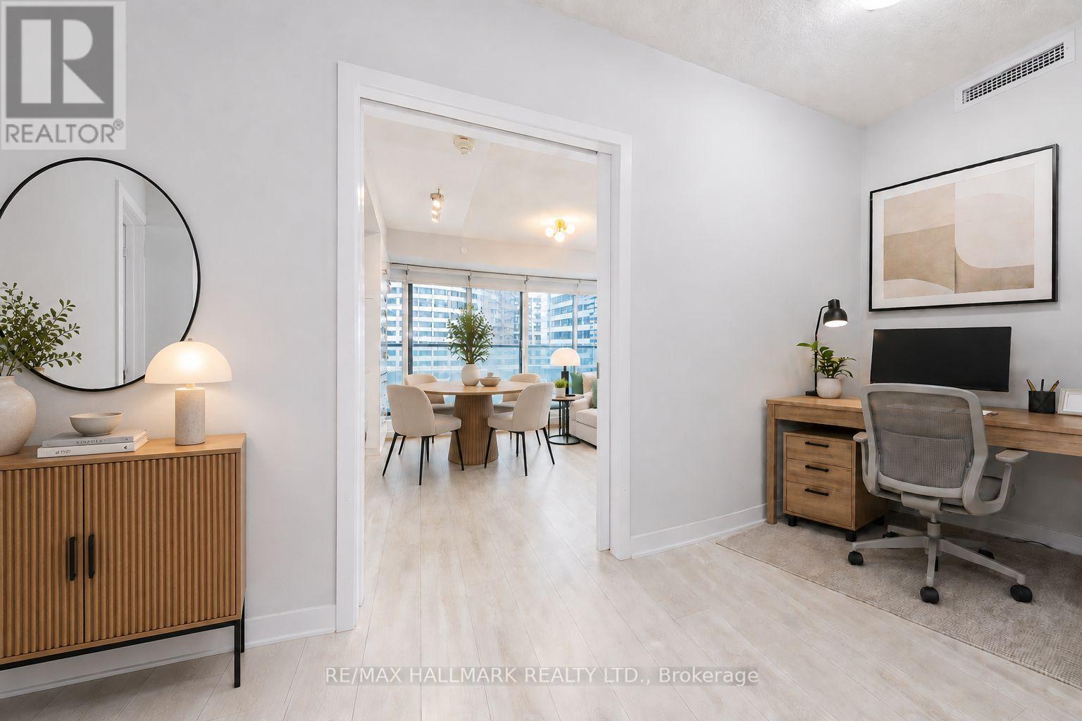 2211 - 2221 Yonge Street, Toronto, Ontario  M4S 0B8 - Photo 17 - C12910754