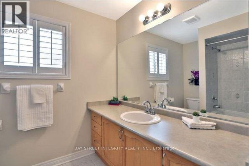 1383 Liverpool Street, Oakville, Ontario  L6M 4P1 - Photo 16 - W13142062