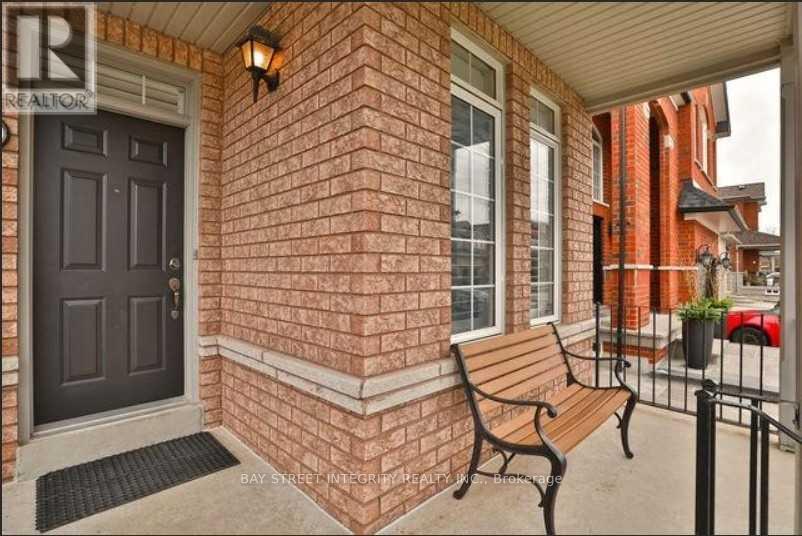 1383 Liverpool Street, Oakville, Ontario  L6M 4P1 - Photo 2 - W13142062