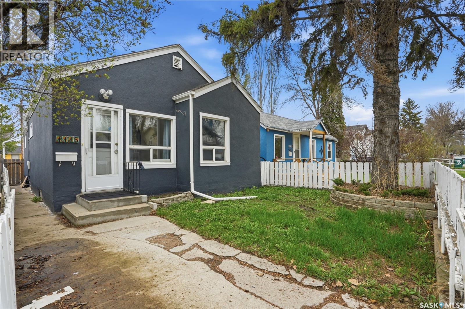 1115 J Avenue N, Saskatoon, Saskatchewan  S7L 2L5 - Photo 2 - SK036001