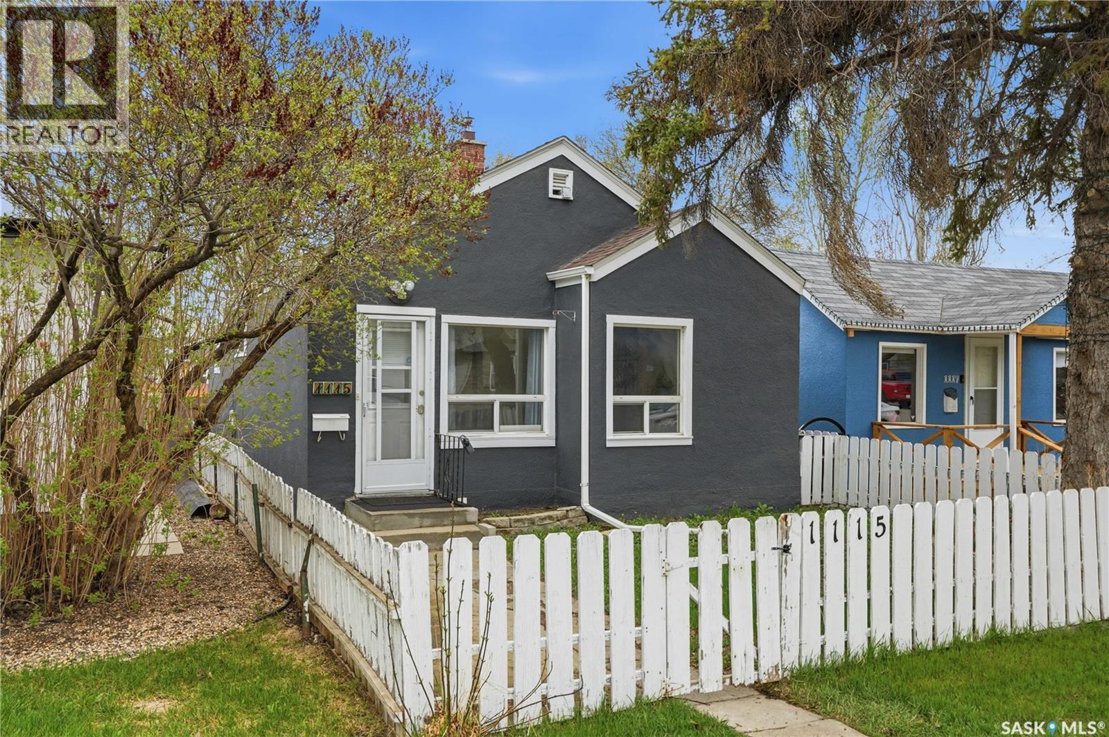 1115 J Avenue N, Saskatoon, Saskatchewan  S7L 2L5 - Photo 3 - SK036001