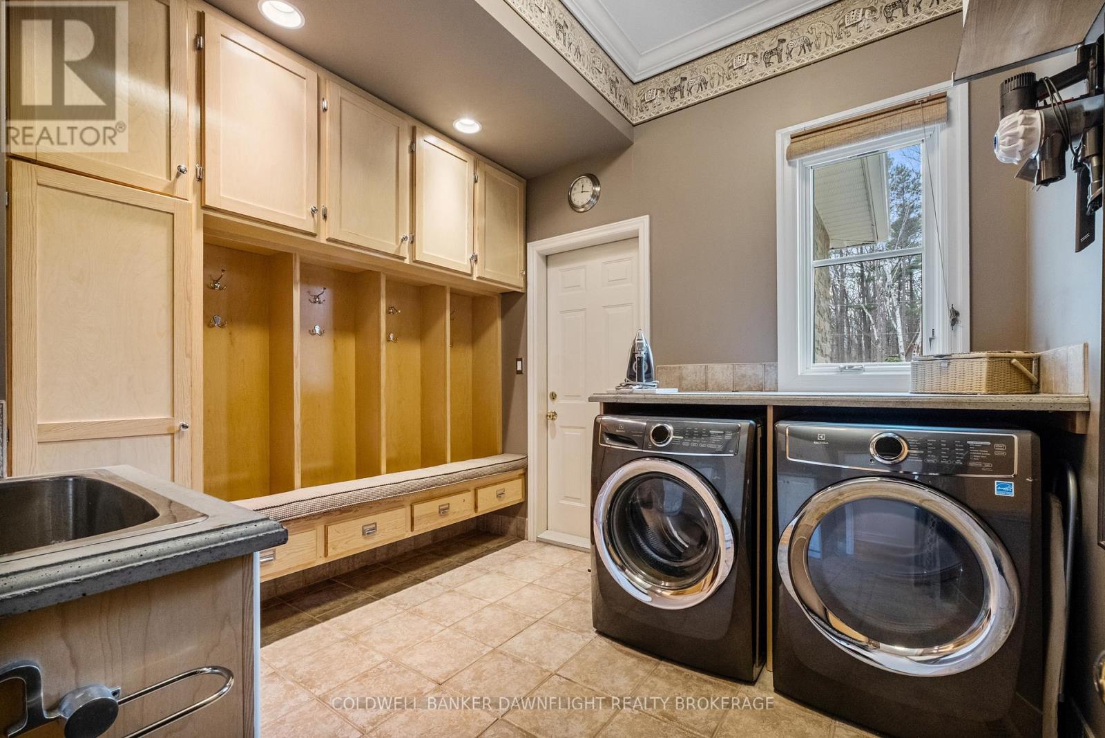 9923 Parkview Crescent, Lambton Shores, Ontario  N0M 1T0 - Photo 23 - X12982764