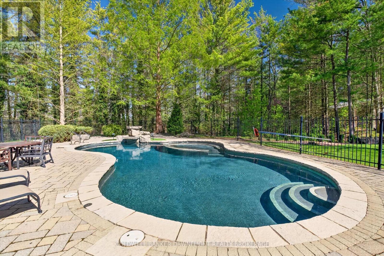 9923 Parkview Crescent, Lambton Shores, Ontario  N0M 1T0 - Photo 42 - X12982764
