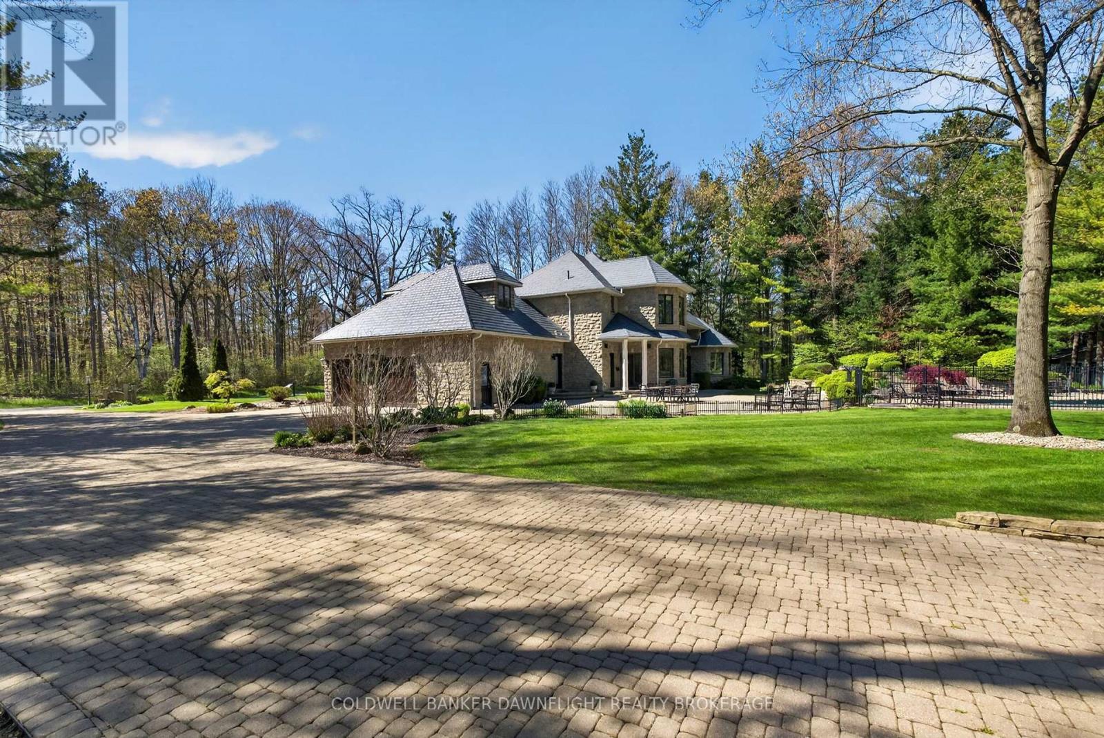 9923 Parkview Crescent, Lambton Shores, Ontario  N0M 1T0 - Photo 45 - X12982764