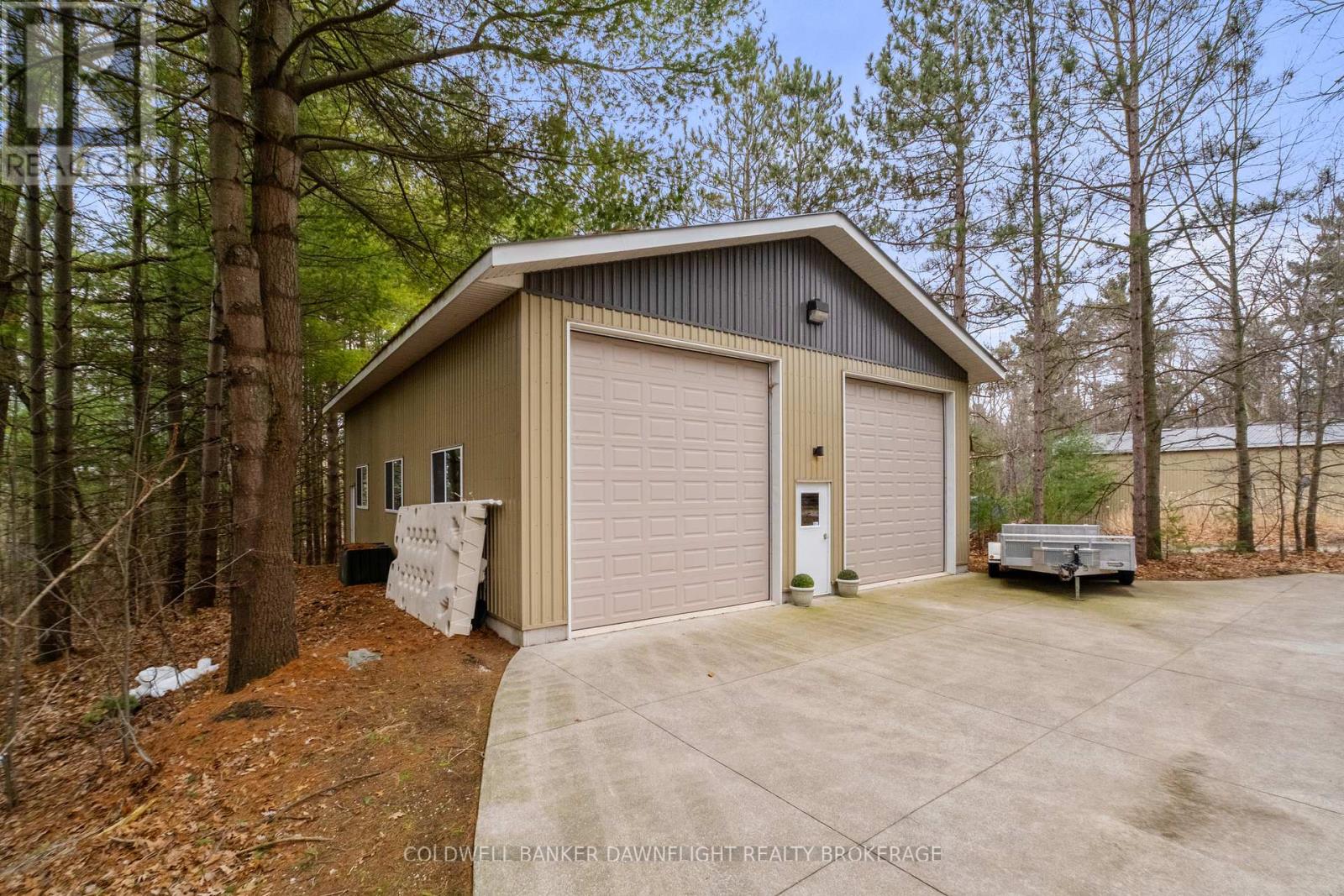 9923 Parkview Crescent, Lambton Shores, Ontario  N0M 1T0 - Photo 48 - X12982764