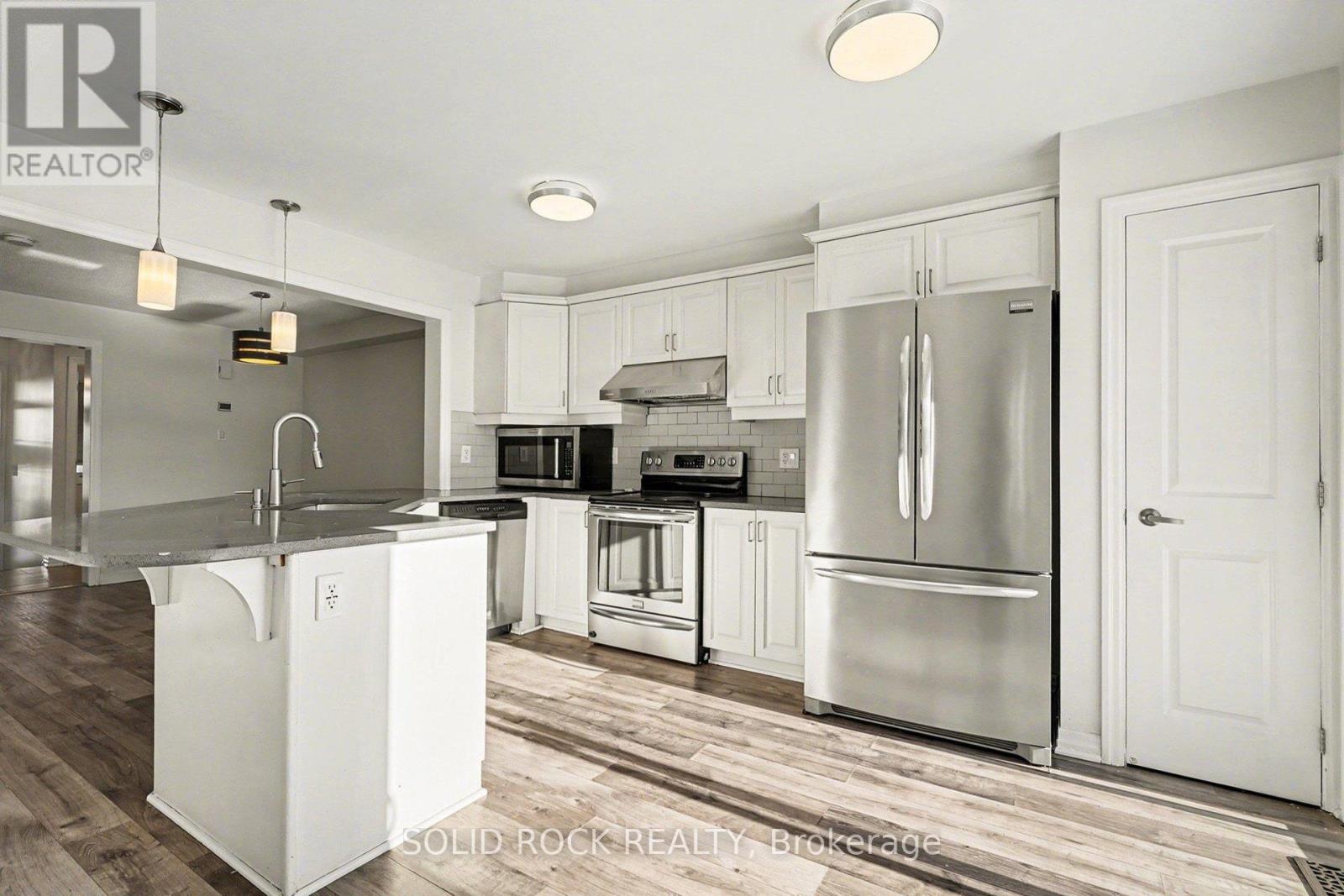 407 White Arctic Avenue, Ottawa, Ontario  K2J 5W5 - Photo 11 - X12741652