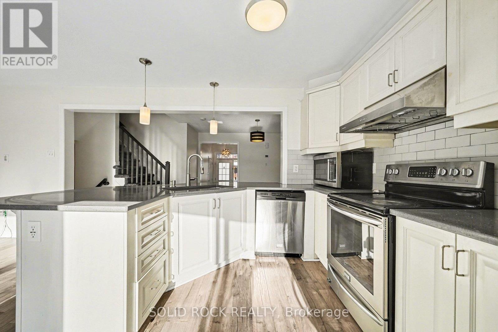 407 White Arctic Avenue, Ottawa, Ontario  K2J 5W5 - Photo 10 - X12741652