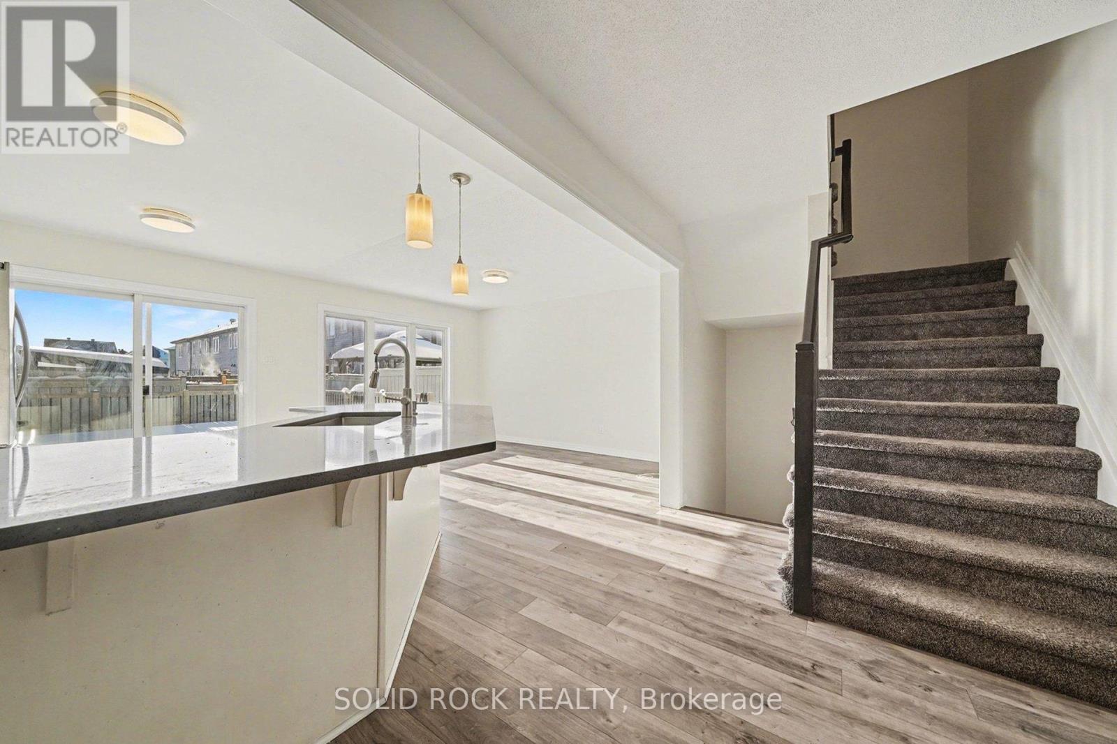 407 White Arctic Avenue, Ottawa, Ontario  K2J 5W5 - Photo 6 - X12741652