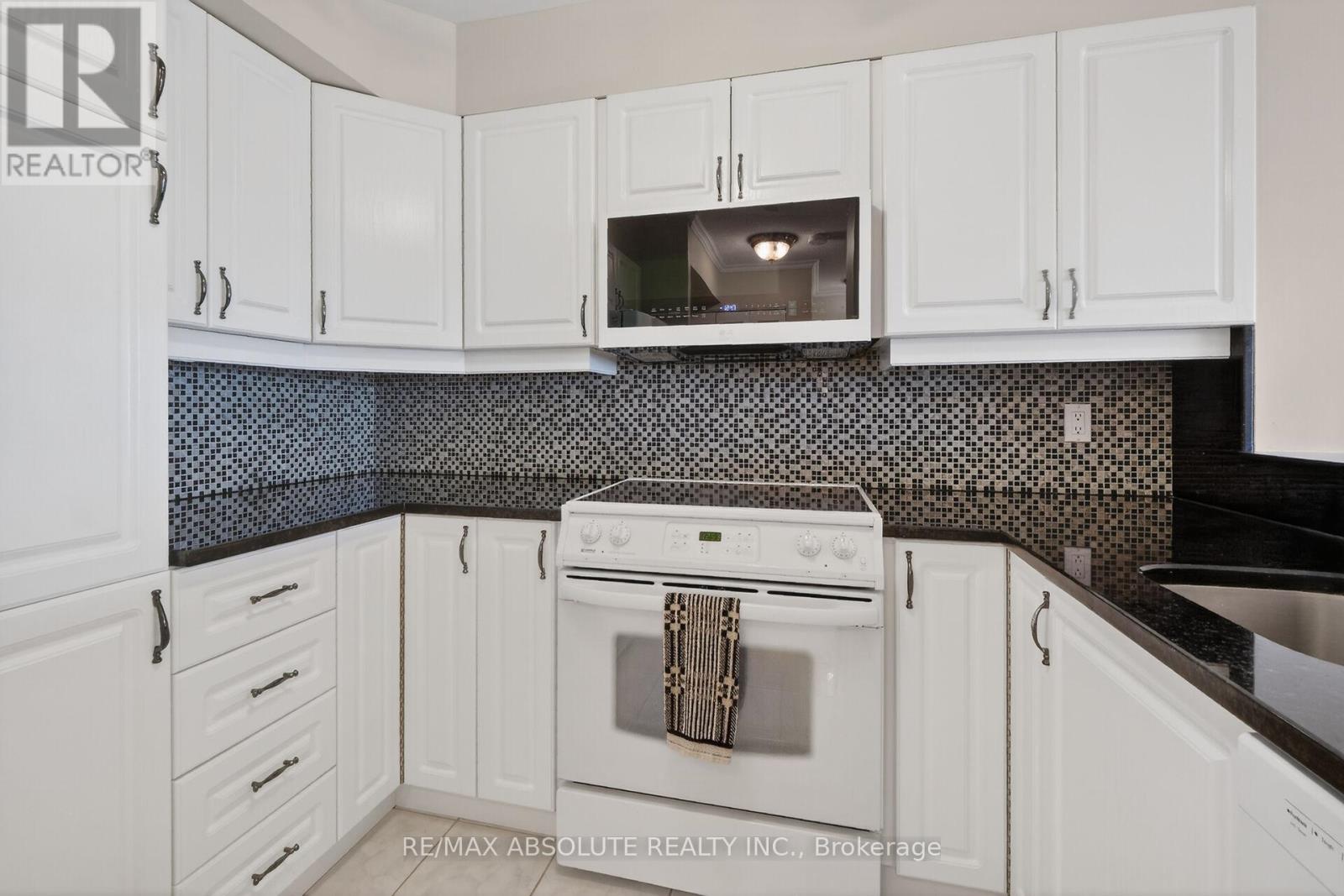 806 - 545 St Laurent Boulevard, Ottawa, Ontario  K1K 4H9 - Photo 22 - X12915400