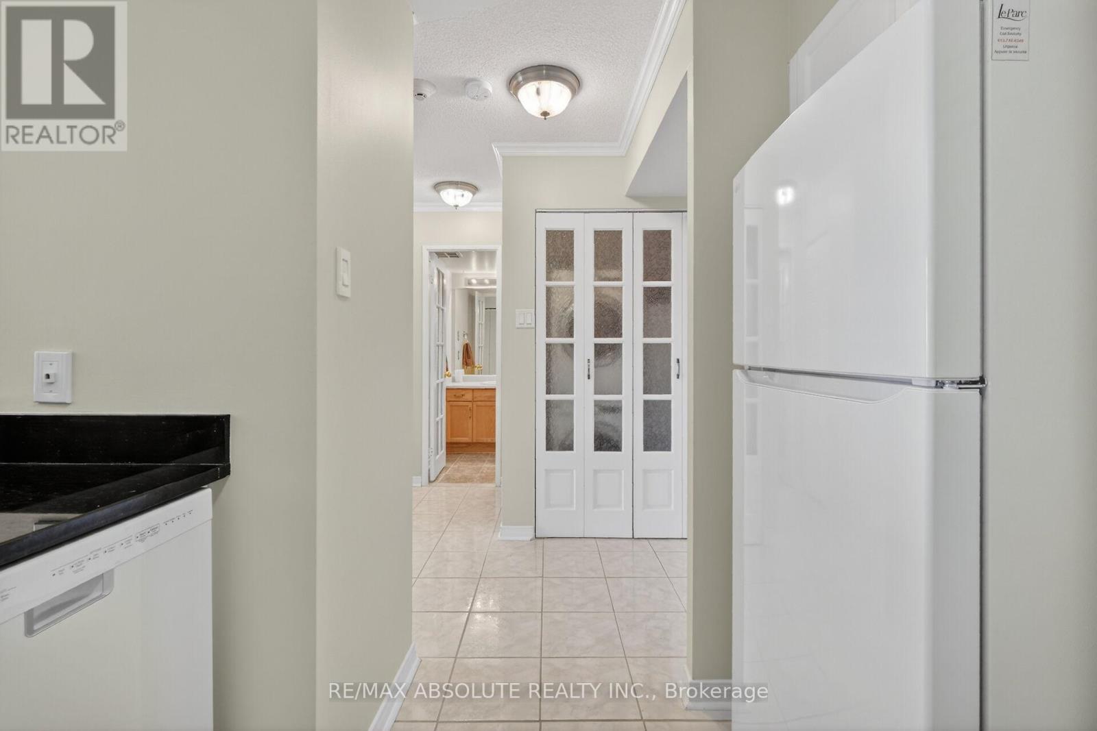 806 - 545 St Laurent Boulevard, Ottawa, Ontario  K1K 4H9 - Photo 24 - X12915400