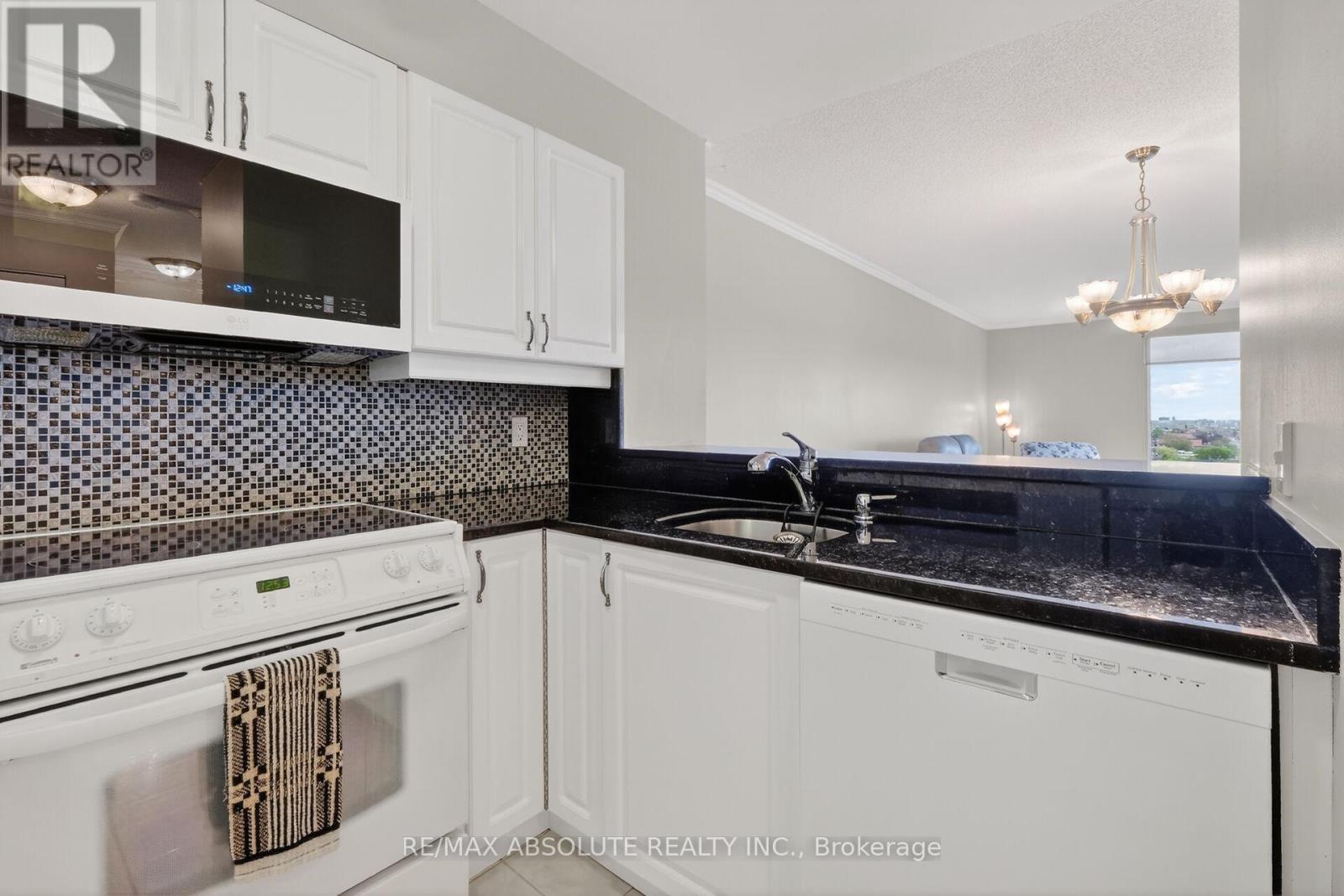 806 - 545 St Laurent Boulevard, Ottawa, Ontario  K1K 4H9 - Photo 21 - X12915400