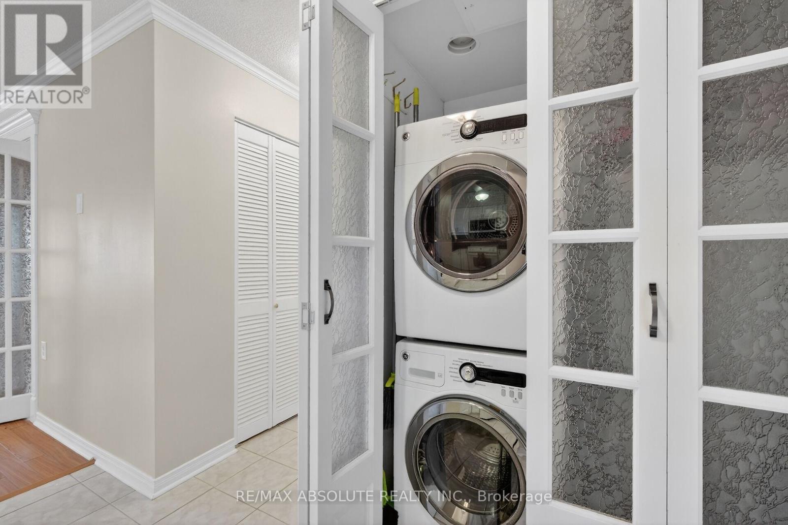806 - 545 St Laurent Boulevard, Ottawa, Ontario  K1K 4H9 - Photo 6 - X12915400