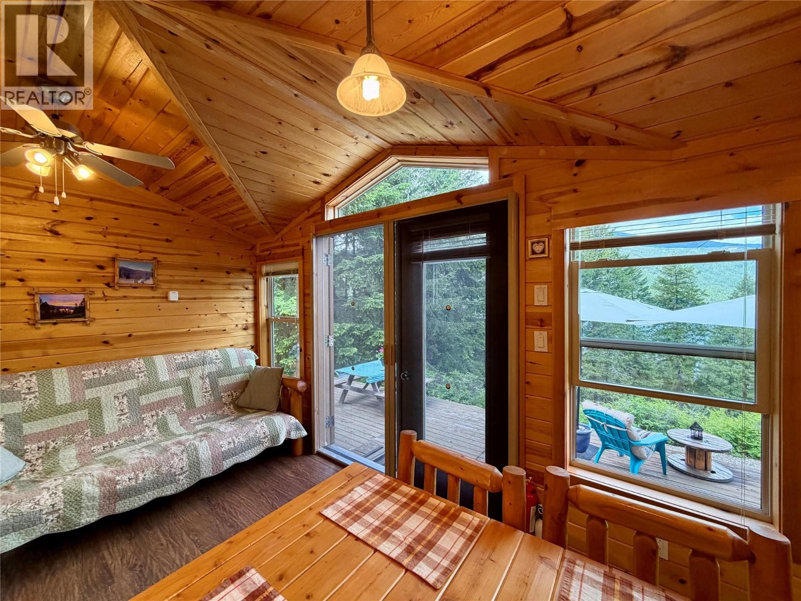 3160 Hama Road, Christina Lake, British Columbia  V0H 1E1 - Photo 4 - 10387782
