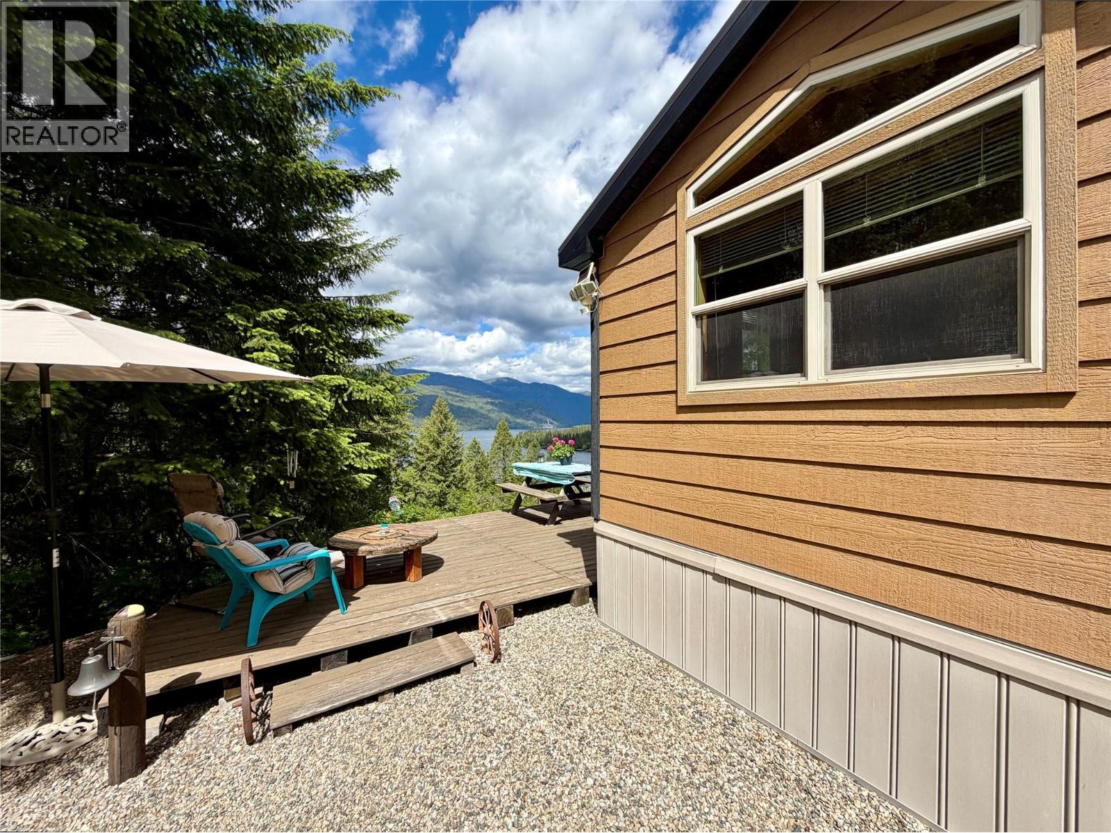 3160 Hama Road, Christina Lake, British Columbia  V0H 1E1 - Photo 17 - 10387782
