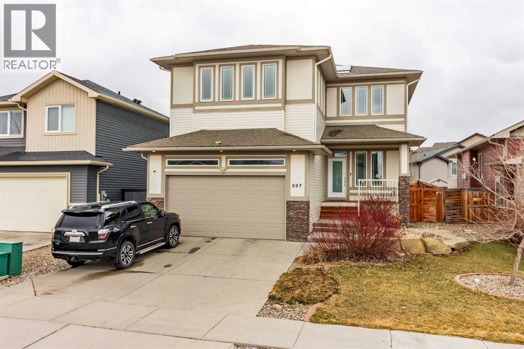 597 Aquitania Boulevard W, Lethbridge, Alberta  T1H 5P7 - Photo 1 - A2295515
