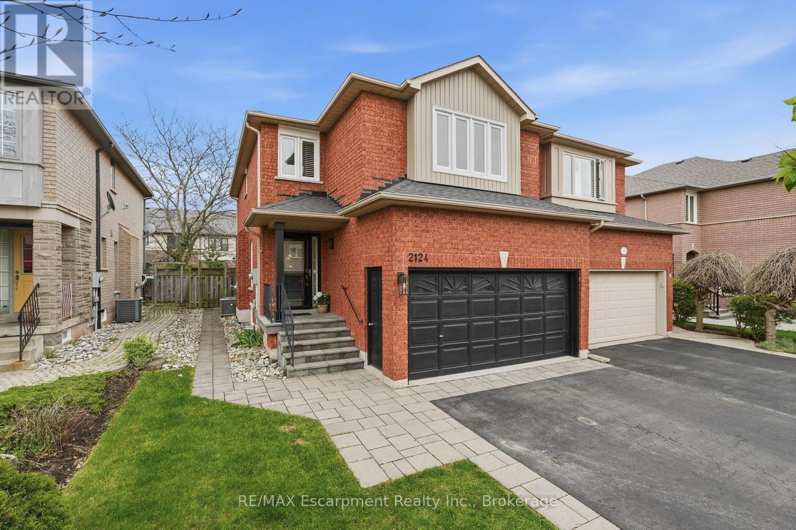 2124 GLENHAMPTON ROAD, Oakville, Ontario