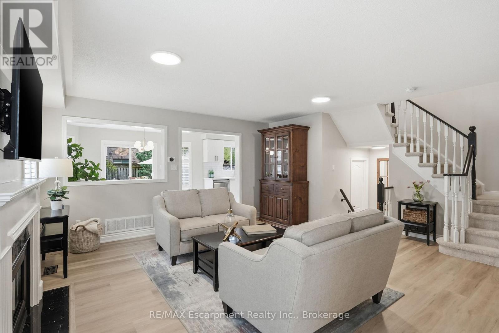 2124 Glenhampton Road, Oakville, Ontario  L6M 3X1 - Photo 4 - W13142238