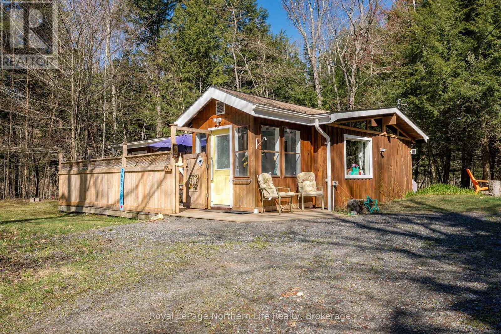 35 Brennan Circle, Huntsville, Ontario  P1H 2J2 - Photo 2 - X13142528