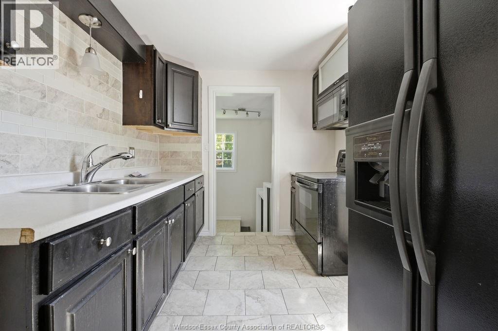 994 Josephine, Windsor, Ontario  N9B 2L5 - Photo 5 - 26011390