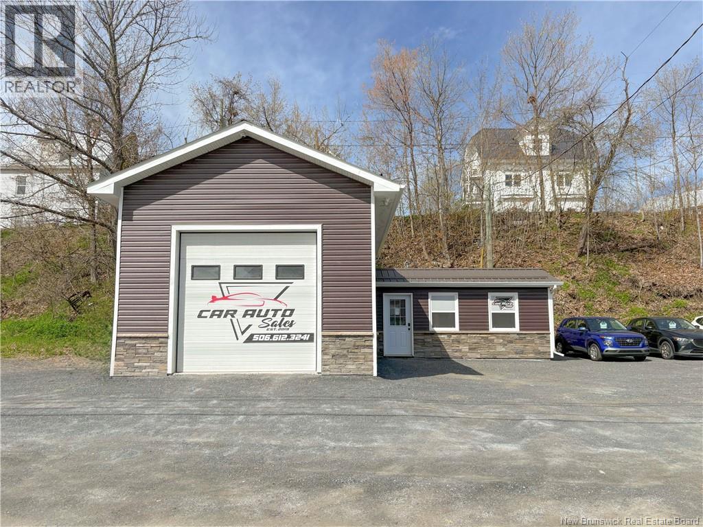535-539 Main Street, Woodstock, New Brunswick  E7M 2B9 - Photo 1 - NB139108