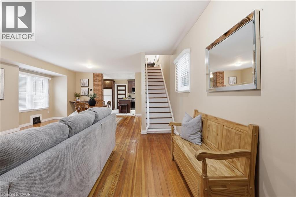 21 Berryman Avenue, St. Catharines, Ontario  L2R 3W8 - Photo 12 - 40830337
