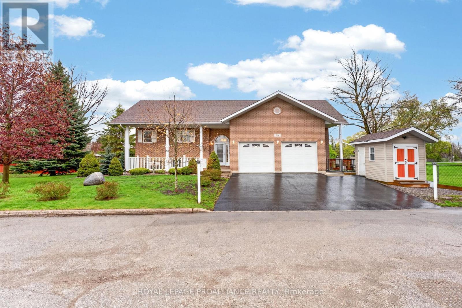 18 South Murray Street, Quinte West, Ontario  K8V 1Y3 - Photo 1 - X13142178