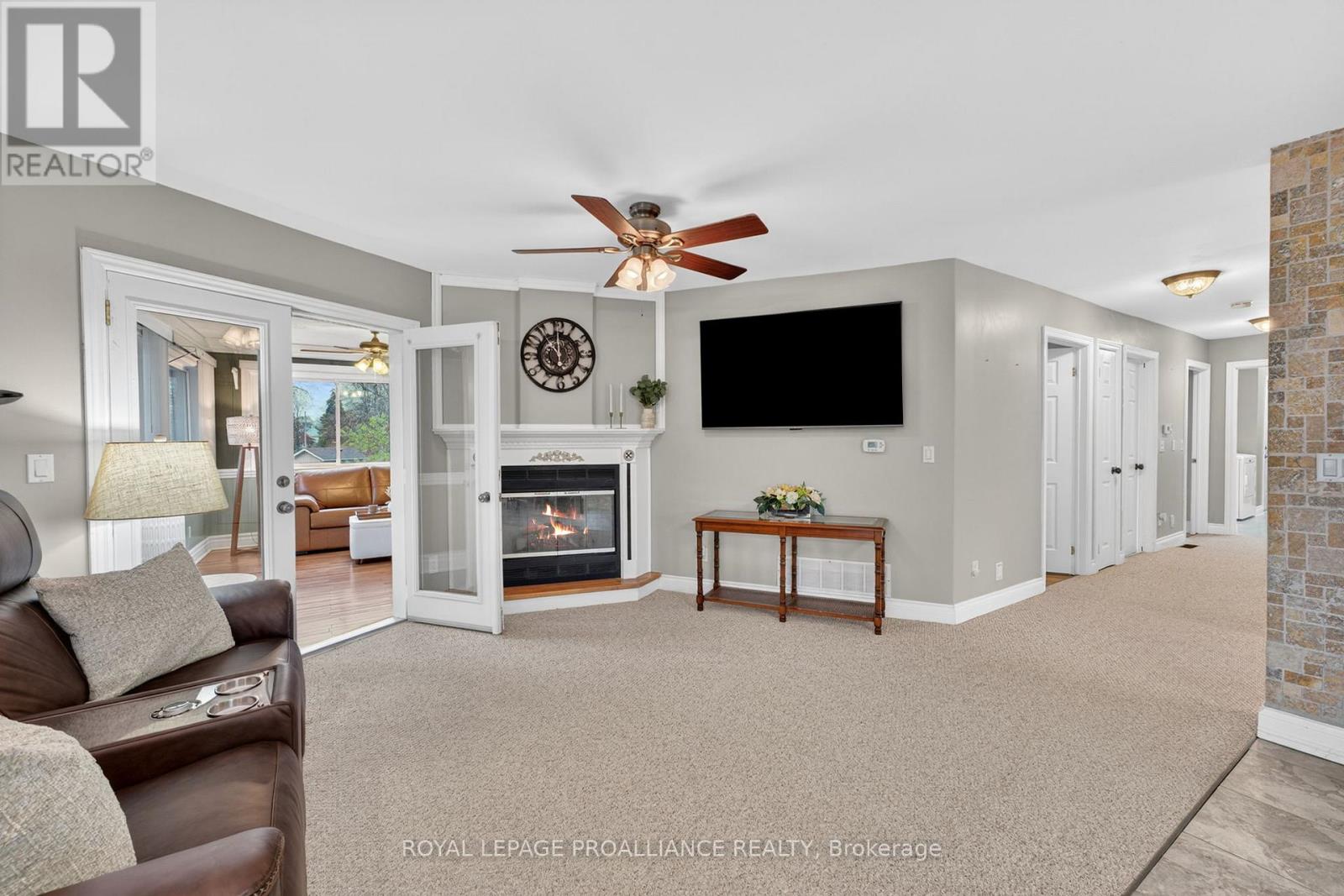 18 South Murray Street, Quinte West, Ontario  K8V 1Y3 - Photo 4 - X13142178