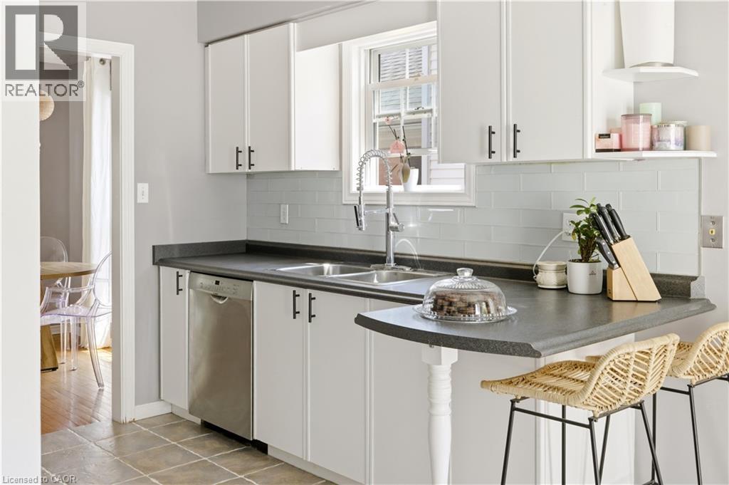 19 Milfoil Crescent, Kitchener, Ontario  N2E 3L2 - Photo 9 - 40831163